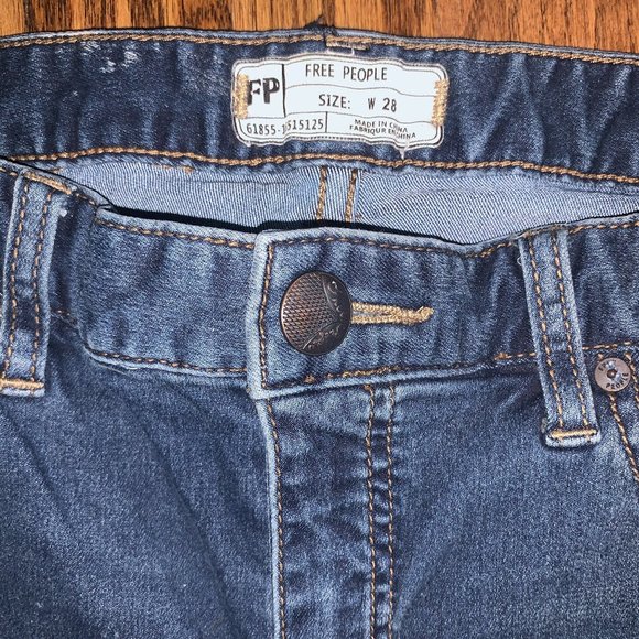 Free People High Waisted Jeans (Size: 28W) - Picture 4 of 5